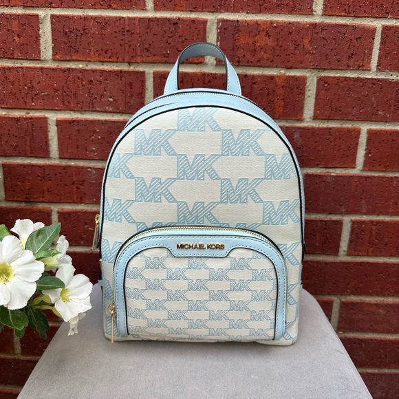 Michael Kors medium backpack - Picture 1 of 7